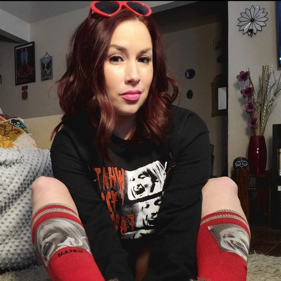 SCREAM SM "What's Your Favorite Scary Movie" Ghostface Pullover Sweater - Picture 6 of 6